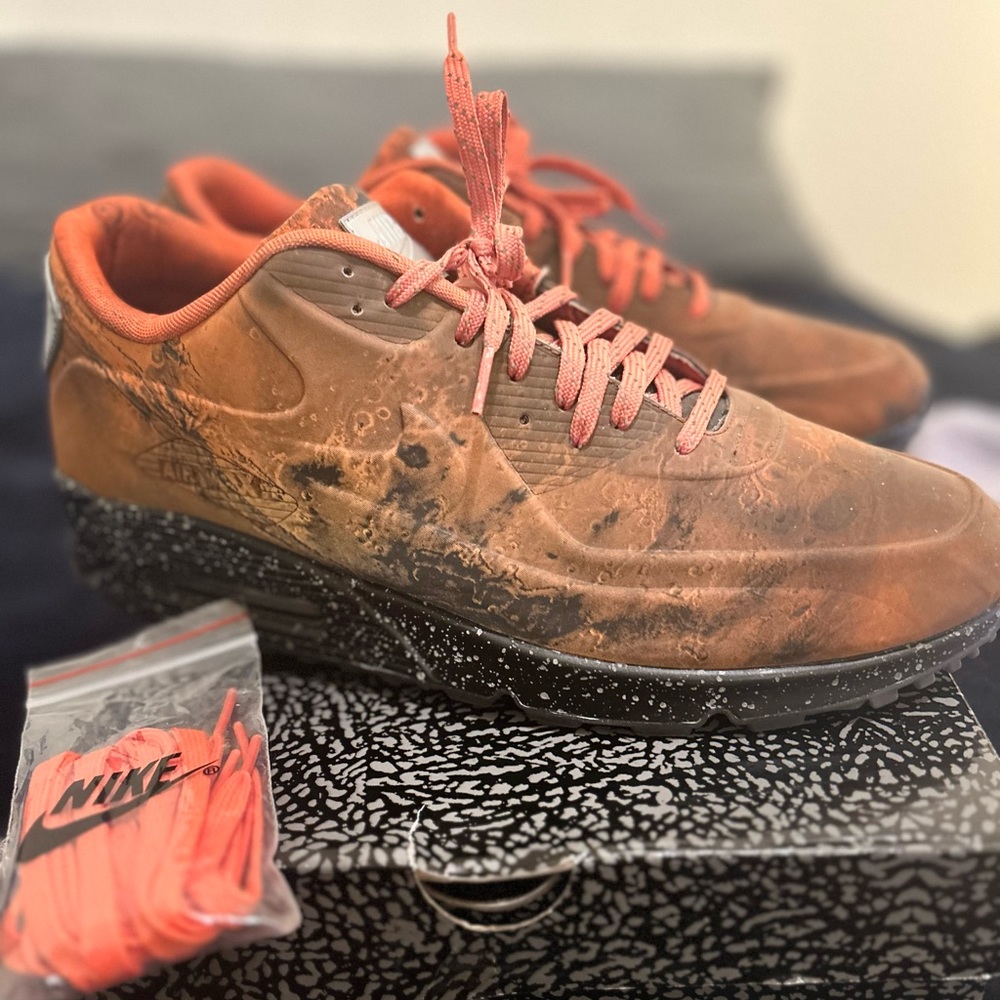 Nike Air Max 90 “Mars Landing”